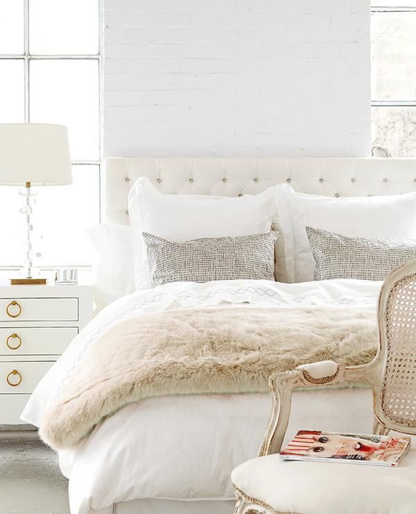 Dormitorios en beige y blanco