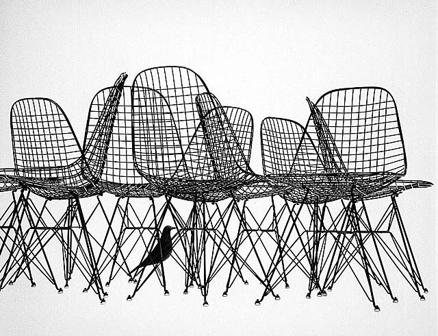Sillas metálicas de Charles & Ray Eames