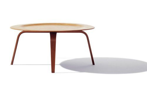 Mesa de madera de Charles & Ray Eames
