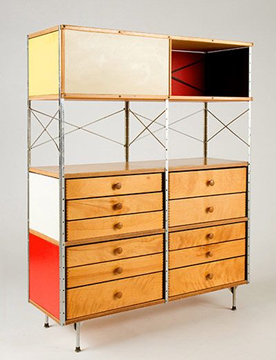 Mueble de madera de Charles & Ray Eames