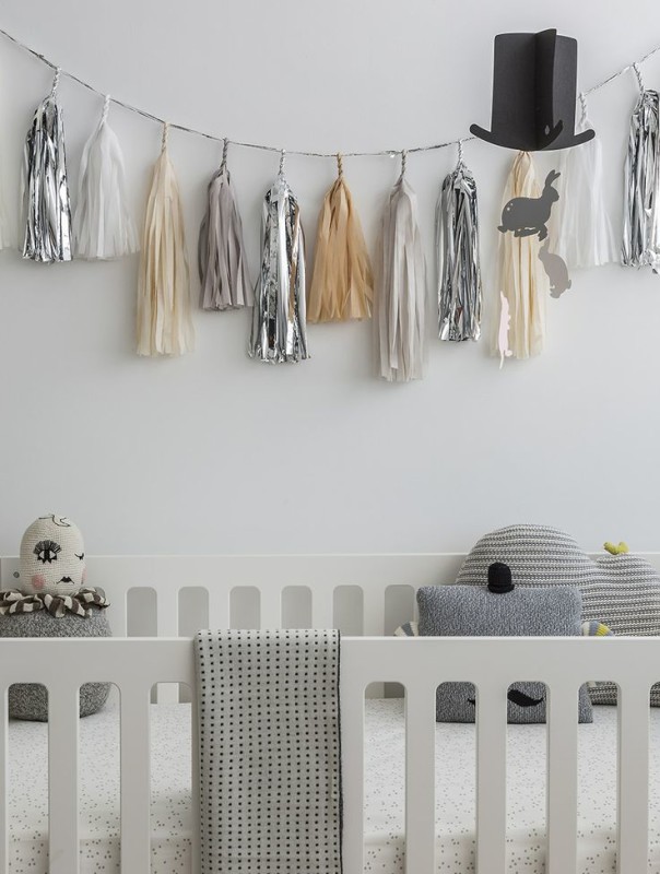 Guirnalda para dormitorio infantil en tonalidades grises