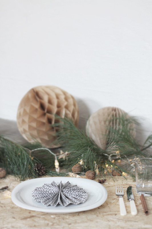 4_ideas_fáciles_para_decorar_la_mesa_de_Navidad_decoración_estilo_detalles_tonalidades_neutras